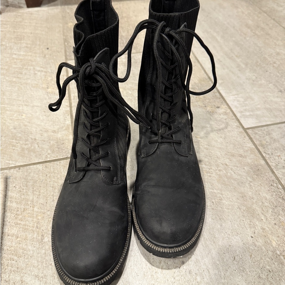 Wanted Rider womens Black Ribbed Ankle Boots US 10